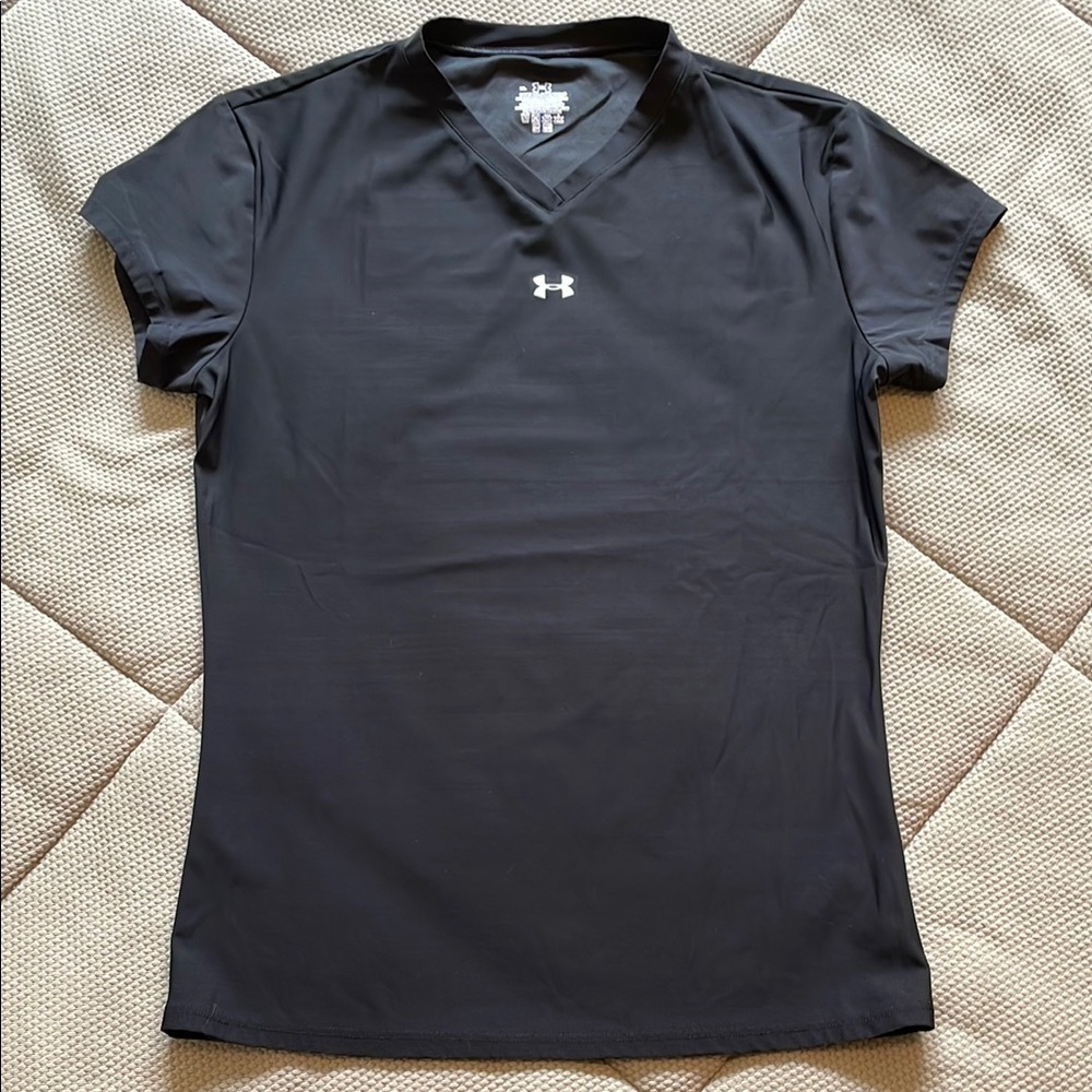 Under Armour Black Short Sleeve Fitted V-neck Workout Tee Shirt Girls XL
